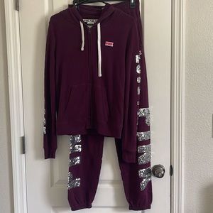 Victoria’s Secret MATCHING SET (top: M) (pants:XS)